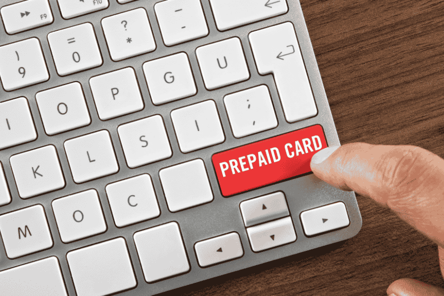 Cartão pré-pago como alternativa para quem possui score baixo, oferecendo segurança para o emissor e acesso ao cliente