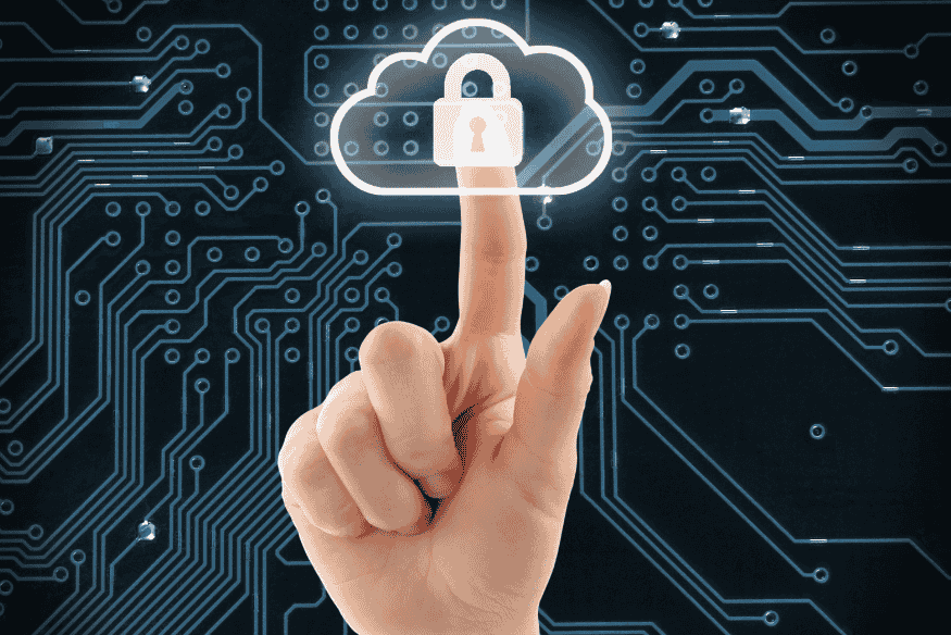 Camada de segurança digital simbolizando a proteção de dados oferecida pelo cartão virtual e carteiras digitais em compras online