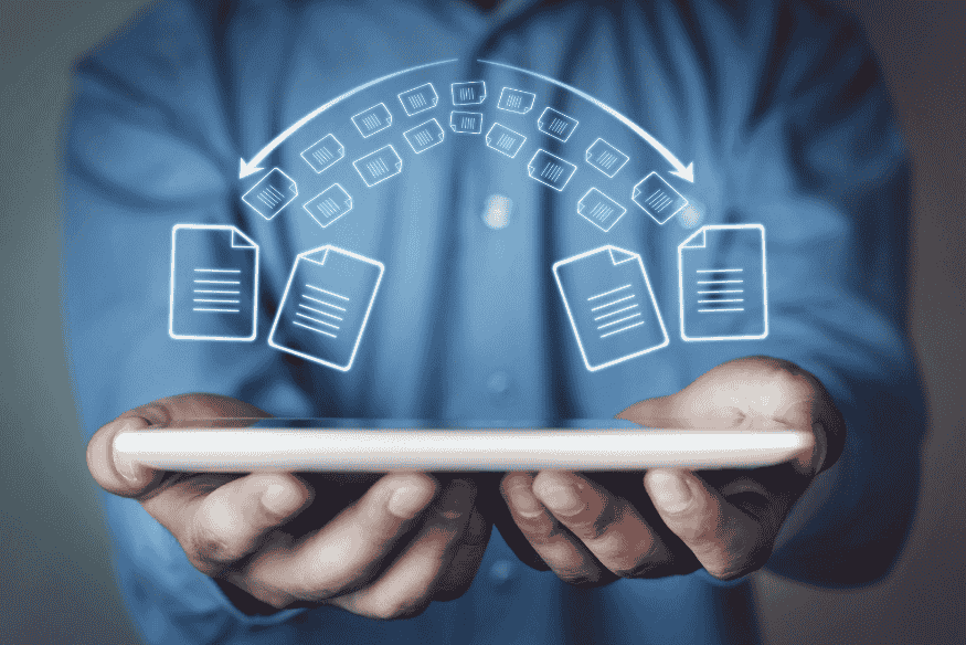 Benefícios da portabilidade de dívida representados pela transferência digital de contratos financeiros para reduzir juros e melhorar condições de pagamento.