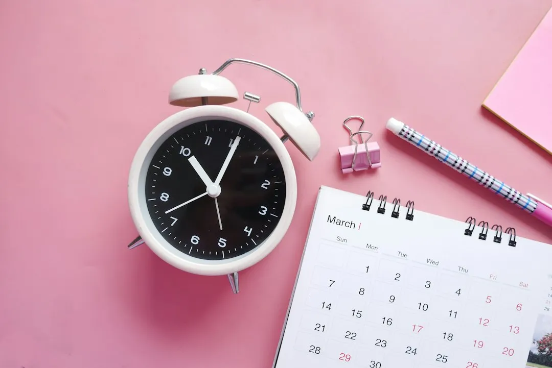 relógio calendário finanças