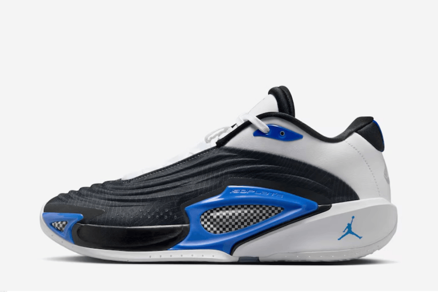 Tênis Jordan Luka 3 com solado robusto e detalhes em azul, preto e branco.