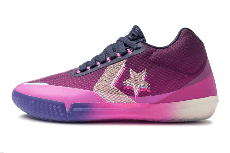 Converse All Star BB Evo em tons vibrantes de roxo, rosa e lilás com sola translúcida.